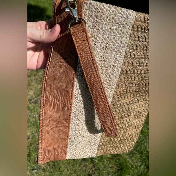 Chico’s Color Blocked Knit Straw-like Textile Wristlet / Clutch w Faux Snake - Picture 2 of 13